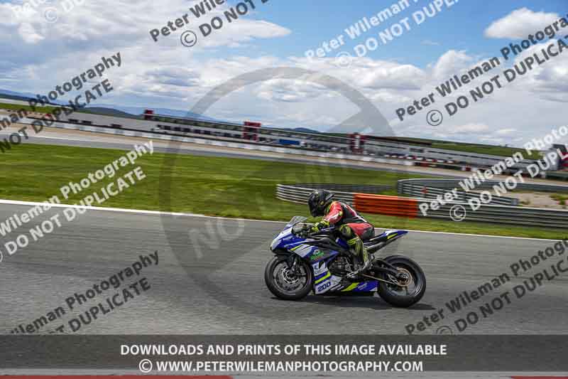 cadwell no limits trackday;cadwell park;cadwell park photographs;cadwell trackday photographs;enduro digital images;event digital images;eventdigitalimages;navarra;no limits trackdays;peter wileman photography;racing digital images;trackday digital images;trackday photos
